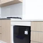 Minimalist Studio Room Taman Melati Apartment Jatinangor By Travelio