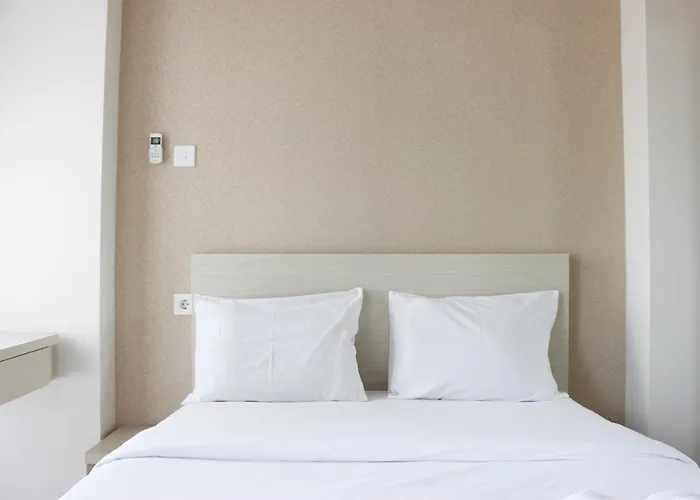 Minimalist Studio Room Taman Melati Apartment Jatinangor By Travelio